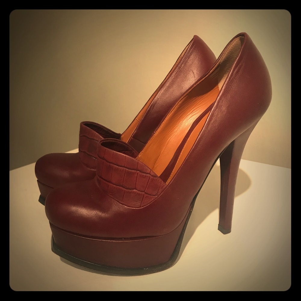 Fendi Fendista Burgundy Croc Loafer Pumps